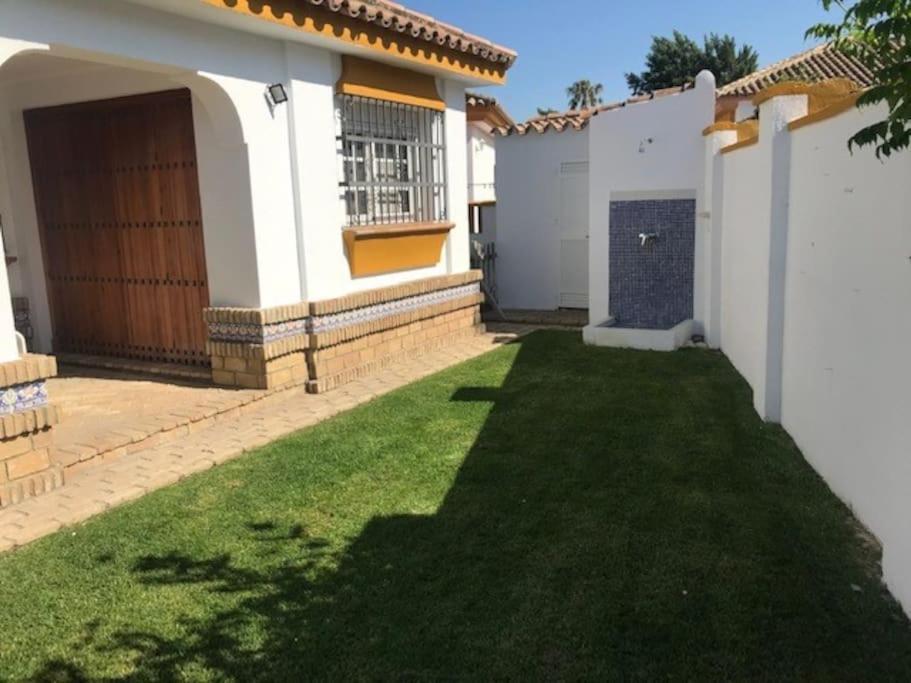 Villa El Magnolio à Chiclana de la Frontera Extérieur photo
