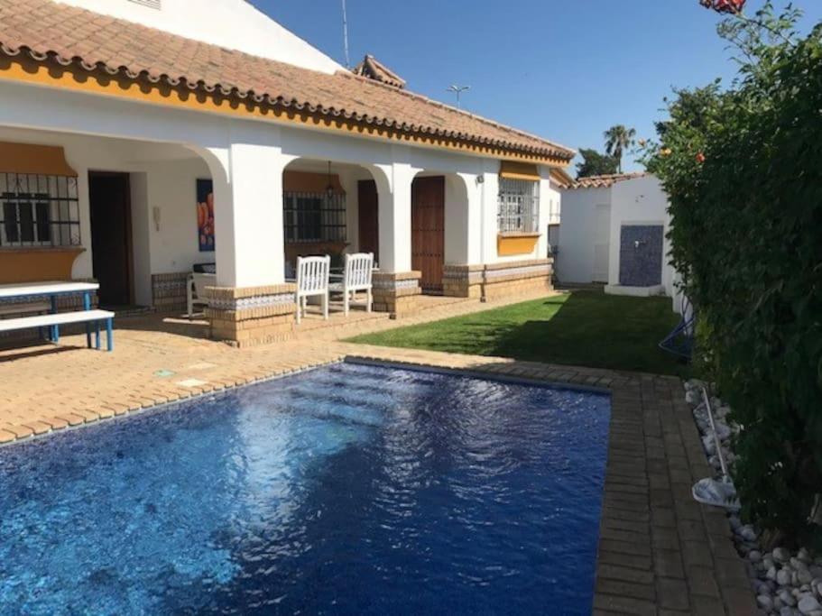 Villa El Magnolio à Chiclana de la Frontera Extérieur photo