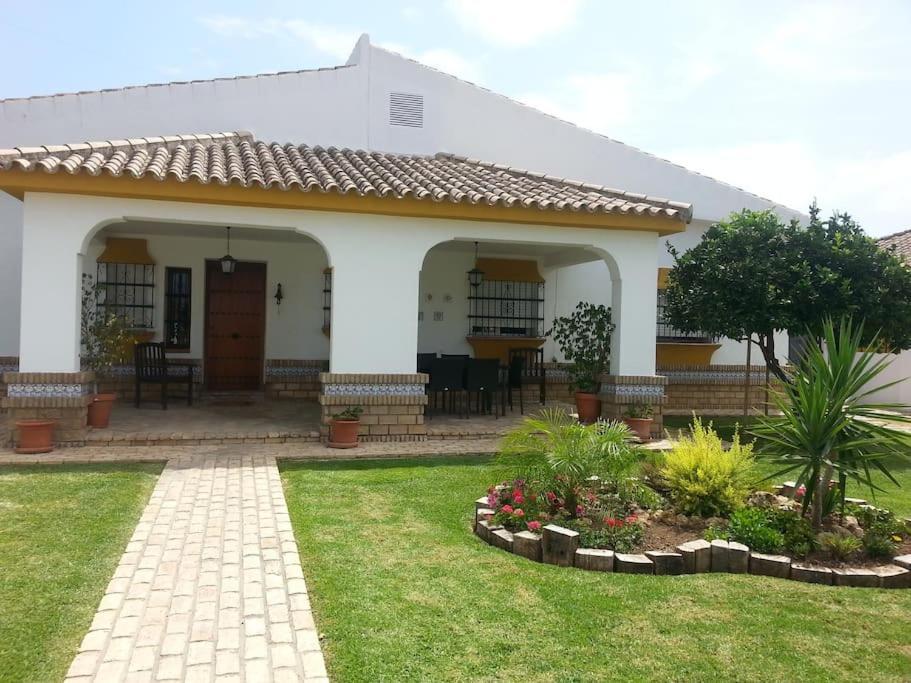 Villa El Magnolio à Chiclana de la Frontera Extérieur photo