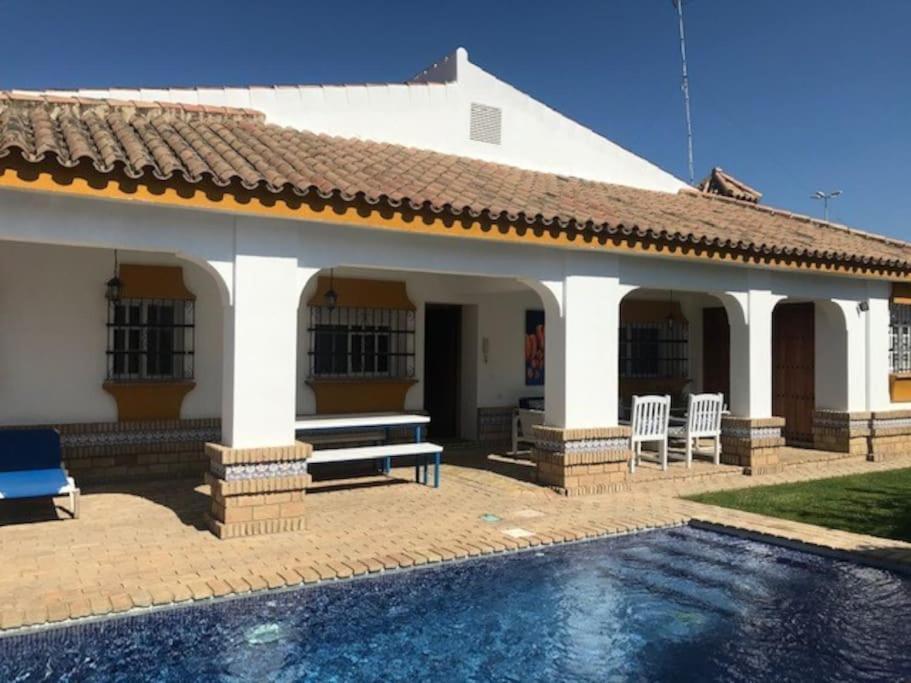 Villa El Magnolio à Chiclana de la Frontera Extérieur photo