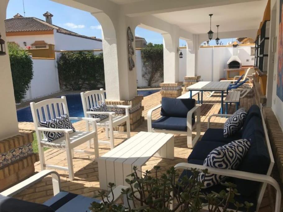 Villa El Magnolio à Chiclana de la Frontera Extérieur photo