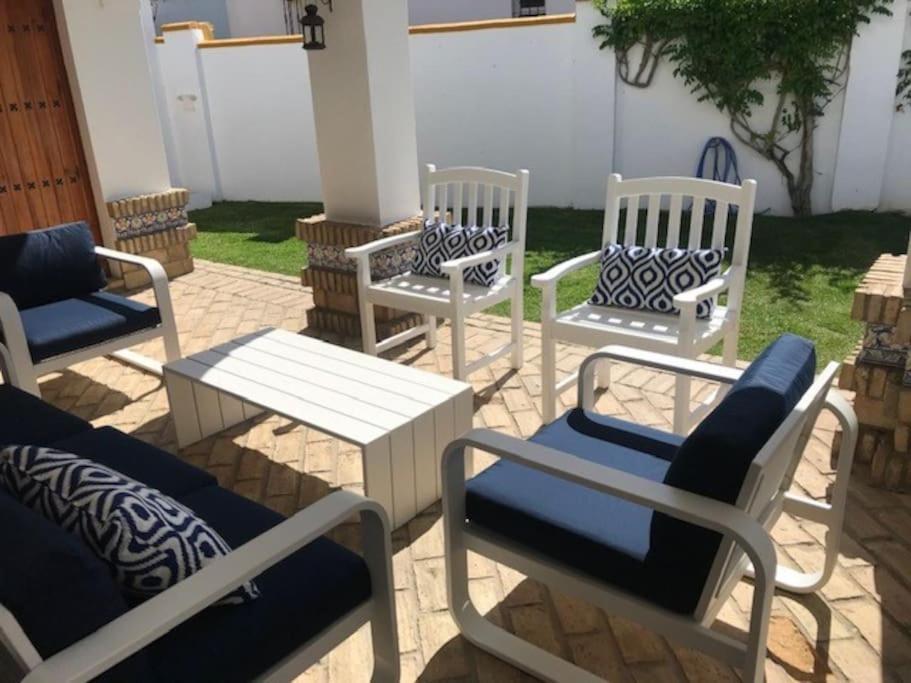 Villa El Magnolio à Chiclana de la Frontera Extérieur photo