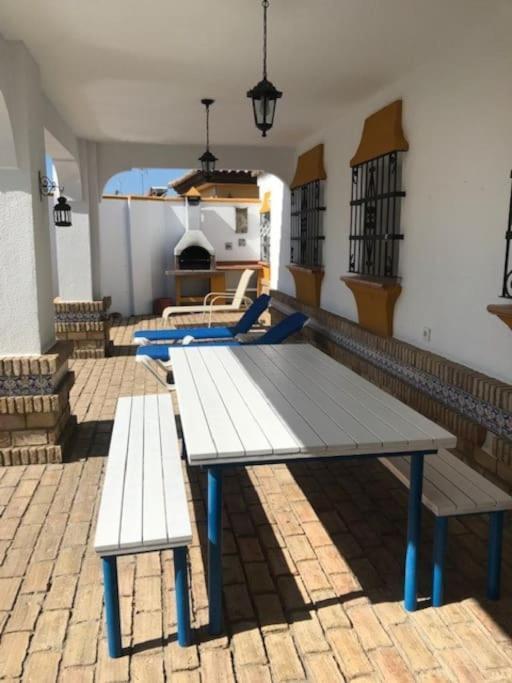Villa El Magnolio à Chiclana de la Frontera Extérieur photo
