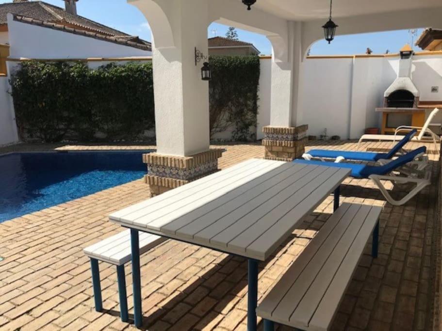 Villa El Magnolio à Chiclana de la Frontera Extérieur photo